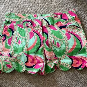 Crown and Ivy Scalloped shorts